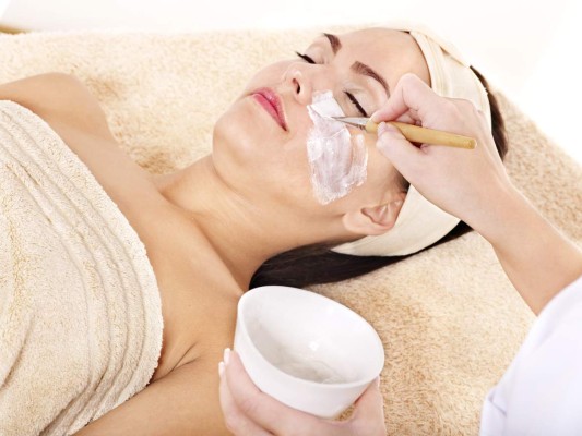 Cuide su cutis diariamente, para evitar el envejecimiento prematuro