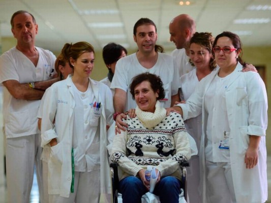 Enfermera española exige 300.000 euros de indemnización a Madrid