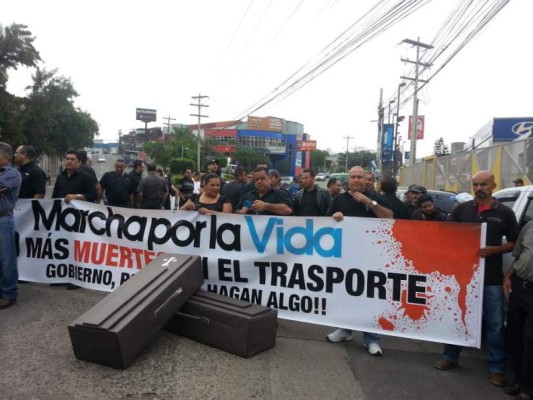 Transportistas paralizan unidades en la capital de Honduras