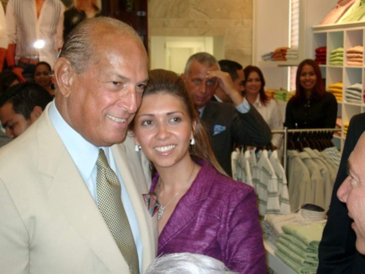 Gina Carrión, experta en moda y dama de sociedad Compartió con él en Panamá hace unos ocho años. Lo describió como un hombre elegante, amable y muy accesible.