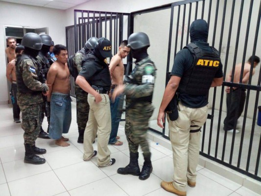 Trece pandilleros de la 18 comparecen en audiencia