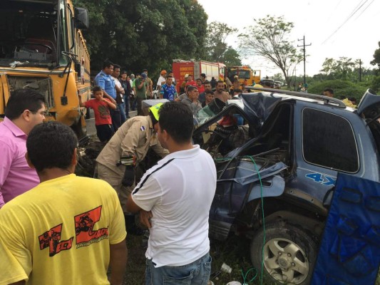 Padre e hijo mueren en accidente en la CA-13