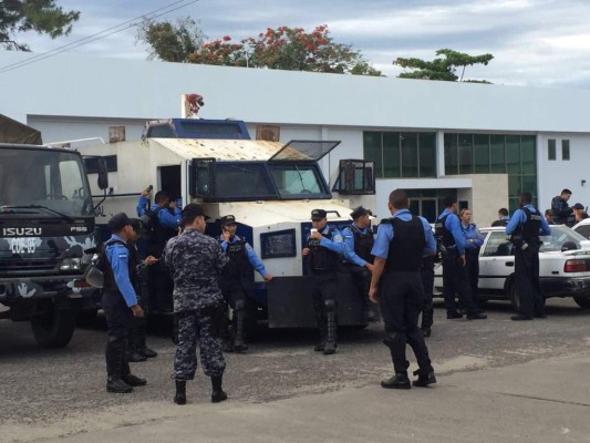 Estudiantes entregan la Unah-vs tras 9 días de toma