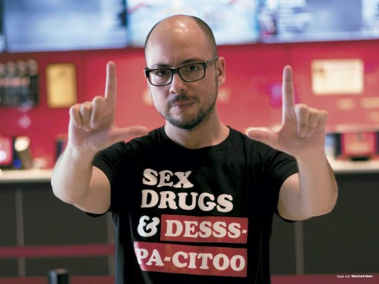 Cineasta Nicolás López pide perdón tras ser acusado de acoso sexual      