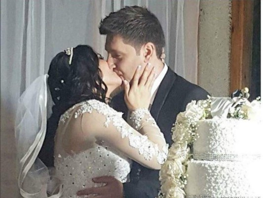 La presentadora Stefany Galeano dijo sí en el altar