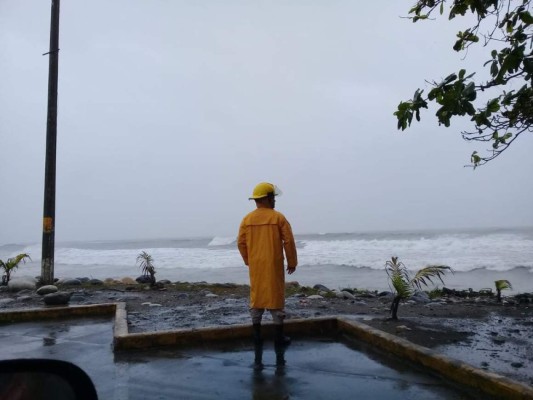 Un ahogado y un desaparecido deja frente frío en el litoral atlántico