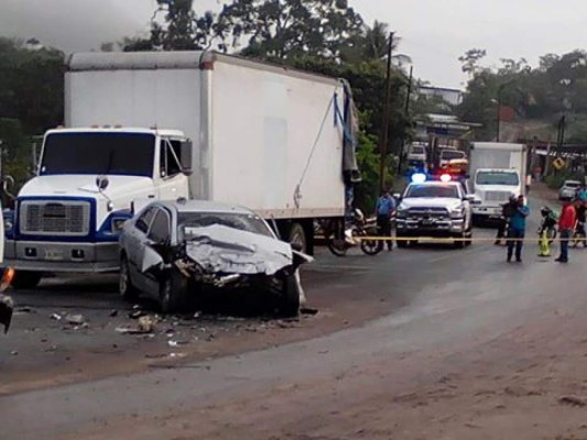 Muere en accidente esposa de sobrino de Mel Zelaya