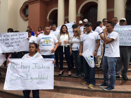Protestan pidiendo elecciones internas en el PAC