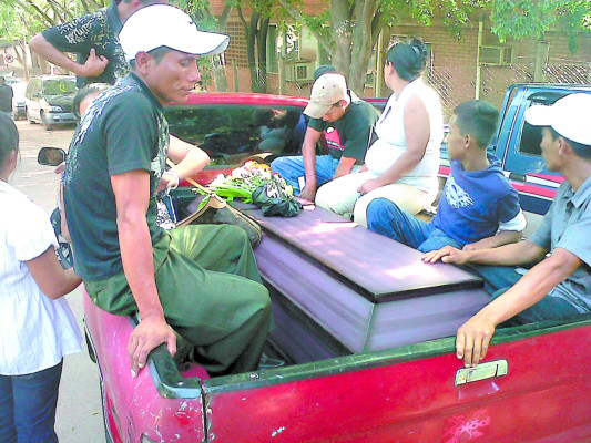 Matan a machetazos a joven en Lepaterique