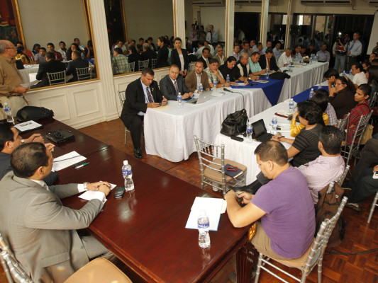 Socializan nueva ley de control de armas