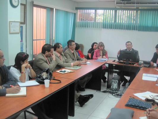 Entrenan a personal del IHSS en norma contable