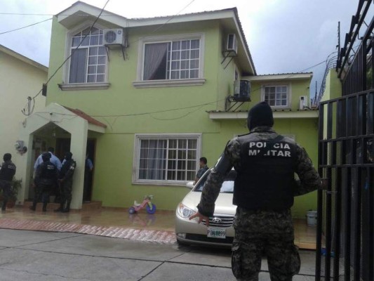 Autoridades incautaron la casa de Mario Roberto Zelaya Palencia, padre del exdirector del IHSS Mario Zelaya Rojas.