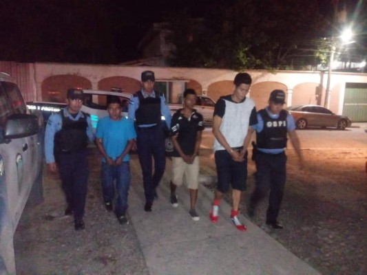 Capturan a tres supuestos integrantes de la banda 'El Diablito'