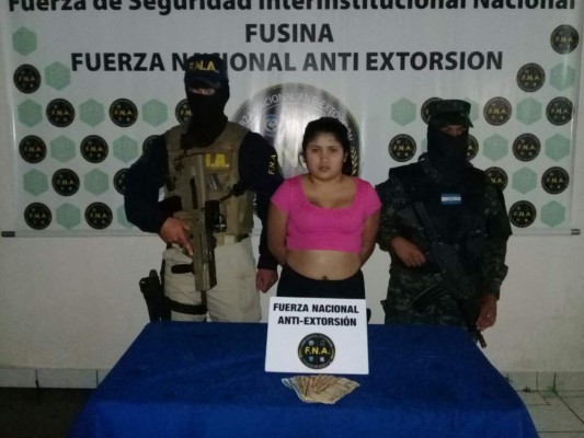 En operativo apresan a la 'Chaparra”, acusada de extorsión