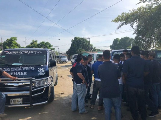 Motoristas de la Ruta 2 paran sus unidades en San Pedro Sula