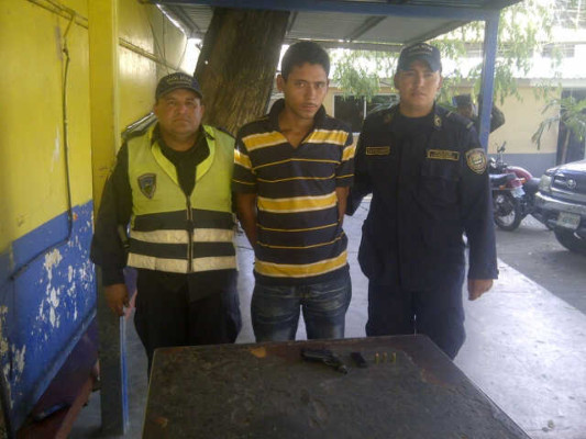 Detienen a supuesto extorsionador en Villanueva