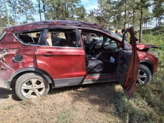 Al menos nueve heridos deja volcamiento de vehículo en Olancho