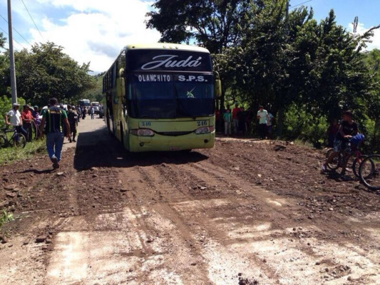 Habilitan el paso en carretera al norte de Honduras