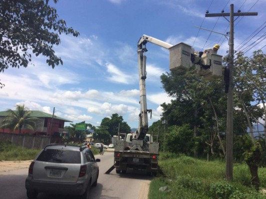 Iluminan 1,200 metros en el bulevar hacia El Carmen
