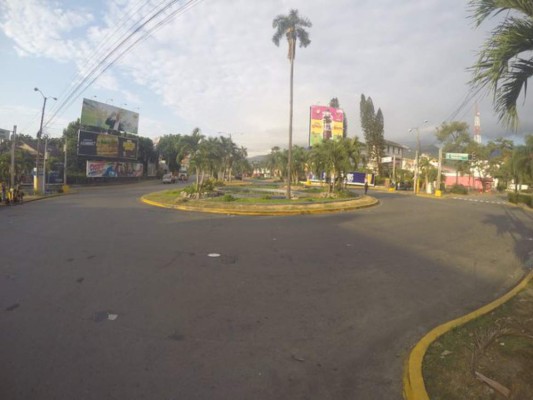 Cerrado paso por fuente luminosa en San Pedro Sula