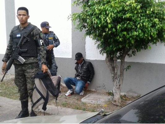 Capturan a dos supuestos asaltantes en Tegucigalpa
