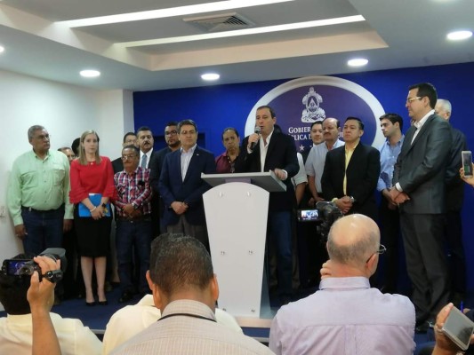 Gobierno oficializa incremento al salario mínimo por dos años