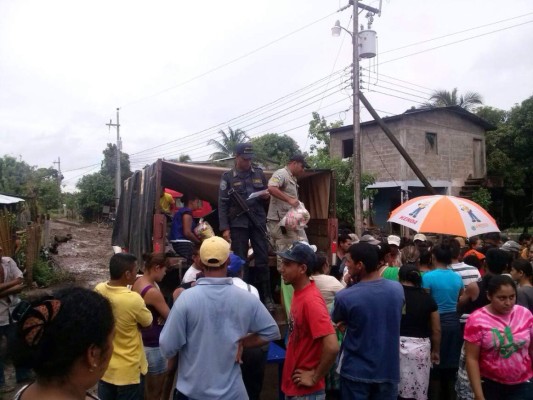 Cultivos ilegales en canales causan llenas en La Lima