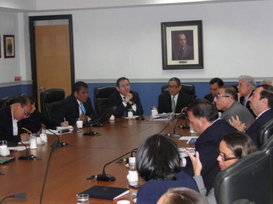 Gobierno y banca de Honduras acuerdan reactivar el agro