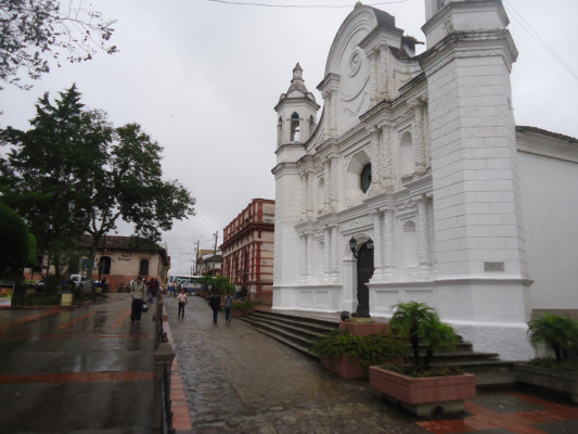 Celebraciones modestas harán en occidente