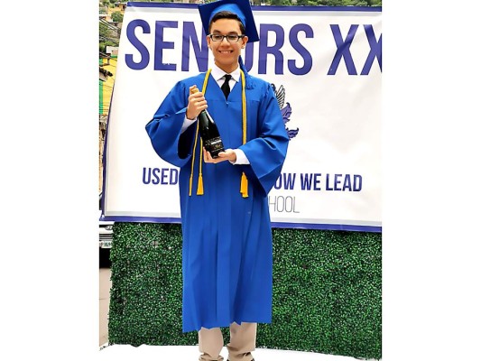 Seniors 2020 de Macris listos para su graduación