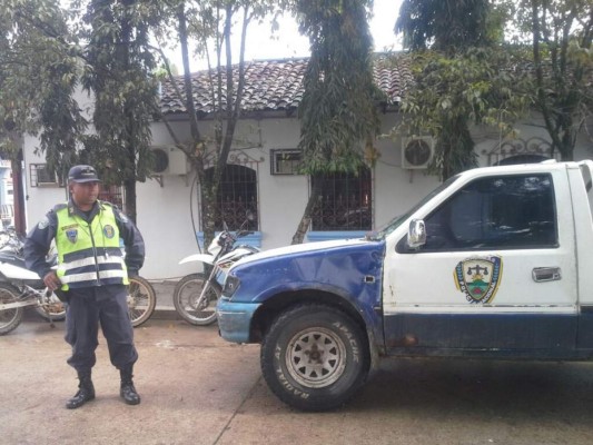 Mandan a barrer calles a jóvenes que explotaron un perro en Honduras