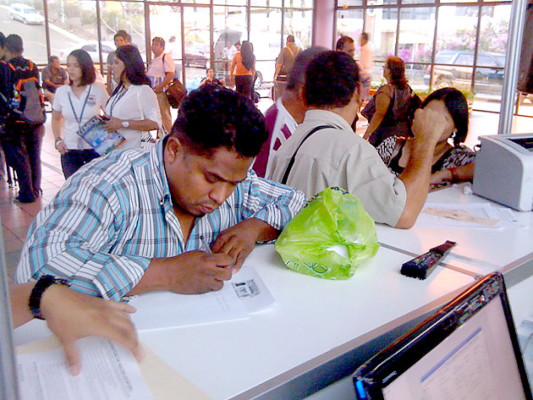 Instalan 'Feria a la Inversa' en Tegucigalpa para promover Mipymes