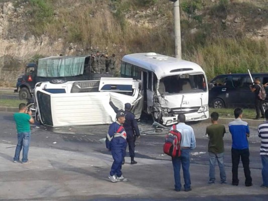 Doce heridos tras colisión múltiple en Tegucigalpa