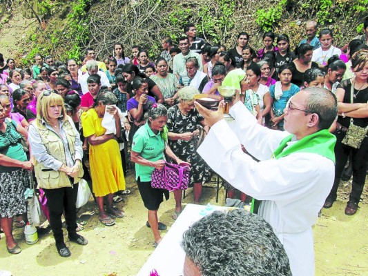 Honduras: Con misa recuerdan a los ocho mineros soterrados&nbsp;