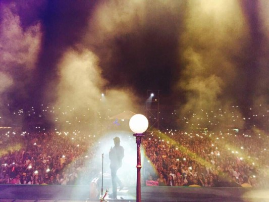 'Digan lo que digan de nuestros países, hay que ser felices': Arjona