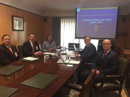 España contribuirá en selección de jueces y magistrados hondureños  