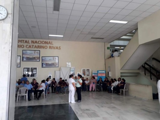 Empleados de Salud se van a asambleas informativas