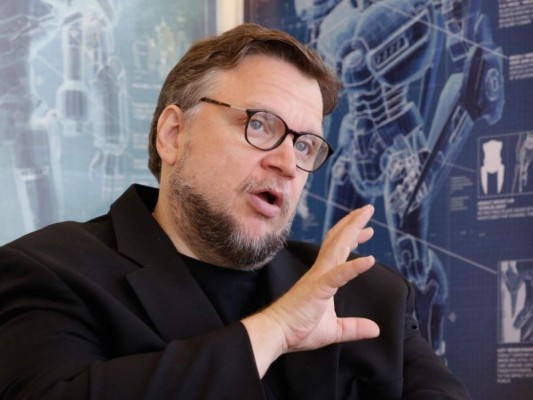 Del Toro hará otra parte de 'Pacific Rim'
