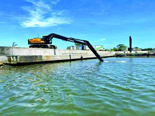Abandonado dragado del muelle de cabotaje de La Ceiba