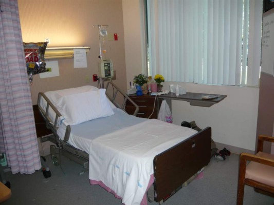 ¿Cuál es el mejor método para limpiar las habitaciones de los hospitales?