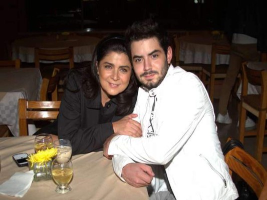 Victoria Ruffo defiende a su hijo de un delito sexual