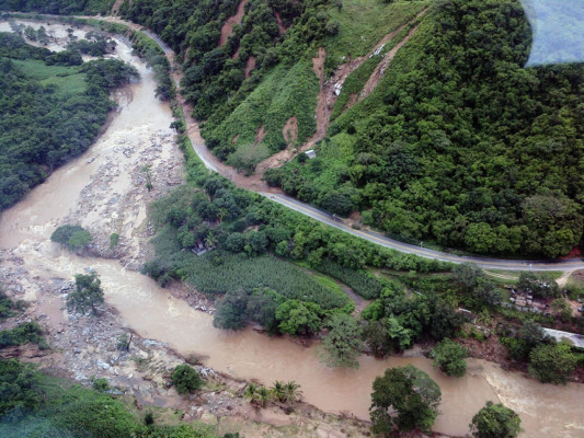 México: Huracán Manuel toca tierra en Sinaloa