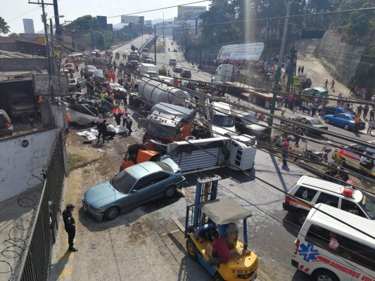 Múltiple colisión deja seis muertos en Guatemala