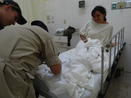 Accidente deja dos muertos y 14 heridos