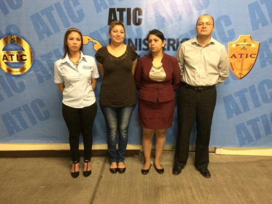 Capturan a cuatro presuntos responsables de adueñarse de 52 millones de lempiras