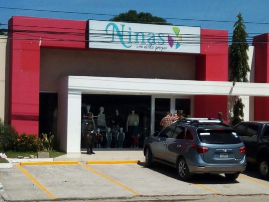 Aseguran bienes a exoficial y red de lavado de activos