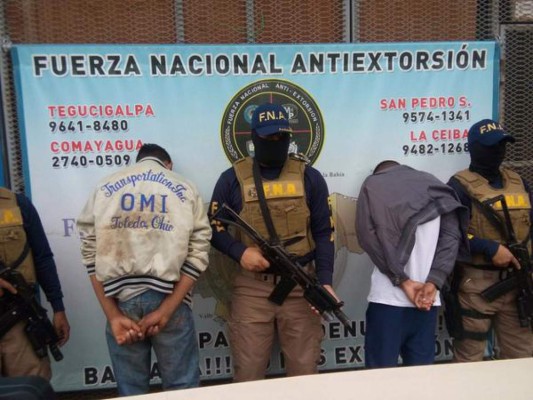 Detienen a dos menores acusados de extorsión en Tegucigalpa  