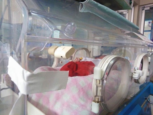 Leonardo David, el nombre que le dieron médicos y enfermeras a bebé abandonado en solar baldío