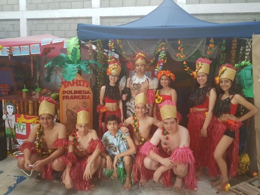 Festival folclórico Our Second Home