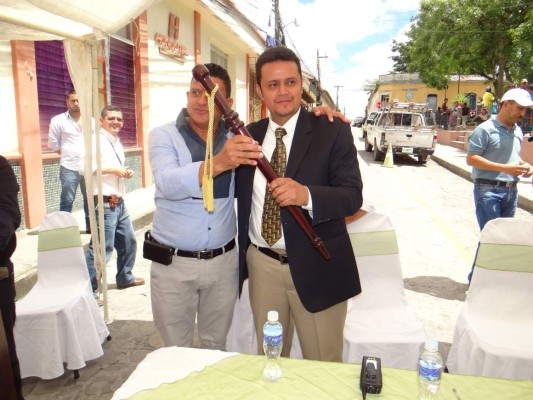 Nuevo gobernador se compromete a desarrollar municipios de Copán